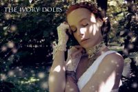 Lady Lace Gloves, Pearly Dreams Choker, and Grace Dress by The Ivory Dolls. Modelled by Fuchsfee. Photography by Alien Painkiller.