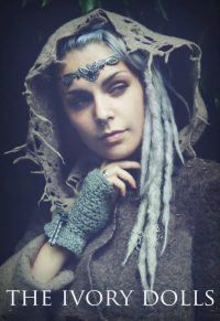 Shortcut to the Stars Handwarmers by The Ivory Dolls. Silver dreads by Aurora Dreads and Accessories. Elven Circlet by A Curious Tale. Modelling and Photography by Mai Magi.