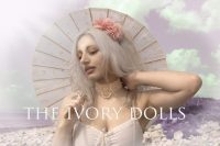 Button Parasol, Pearly Dreams Choker, and Summer Dress by The Ivory Dolls. Modelled by Mira Morningstar. Photography by Damien Morningstar.